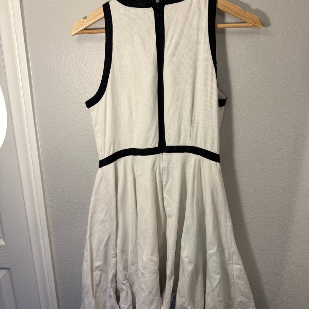 BB Dakota Linen White Dress with Black Trim - Picture 3 of 3